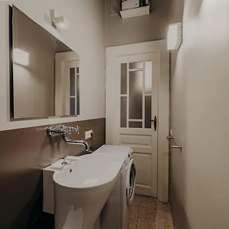 Adalgisa Elegant * סירקוזה