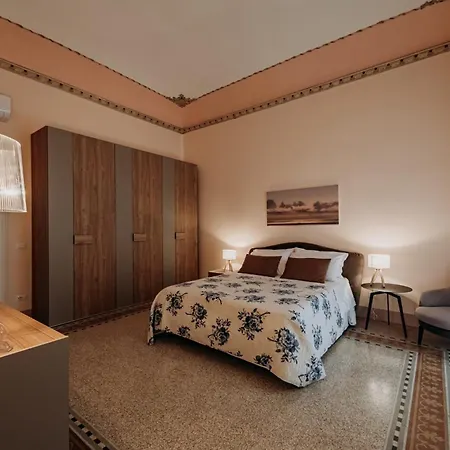 Adalgisa Elegant סירקוזה