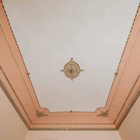 Adalgisa Elegant דירה *